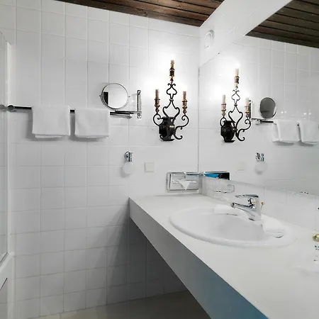 Kaysers Tirolresort - Wohlfuehlhotel Fuer Erwachsene