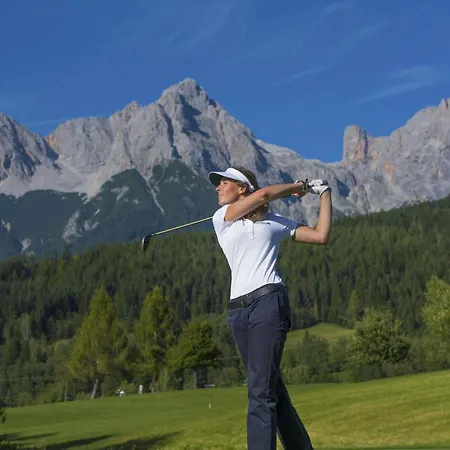 Kaysers Tirolresort - Wohlfuehlhotel Fuer Erwachsene